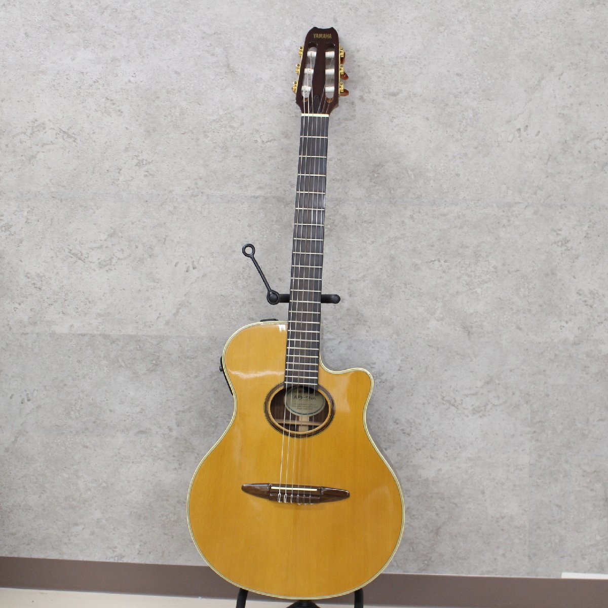 川崎市幸区にて YAMAHA エレガットギター APX-9NA  を出張買取させて頂きました。
