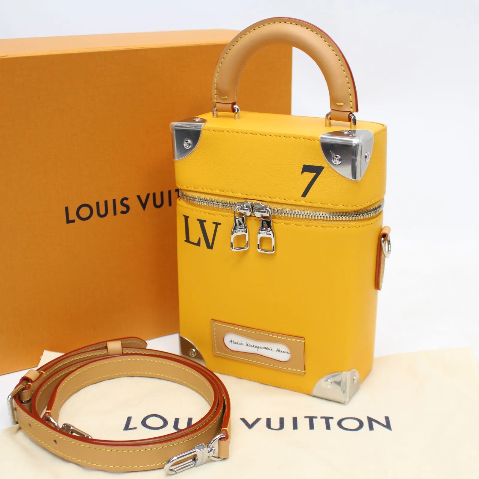 世田谷区にて ルイヴィトン ヴェルティカル・ボックス トランク